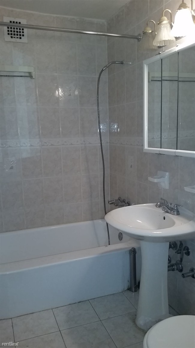 Foto del edificio - 7840 164th St