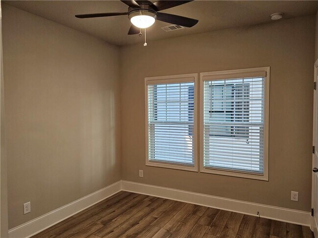 Foto del edificio - 13036 Deerfield Pkwy