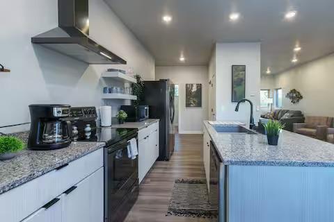 Foto principal - 304 Hillsview Rd