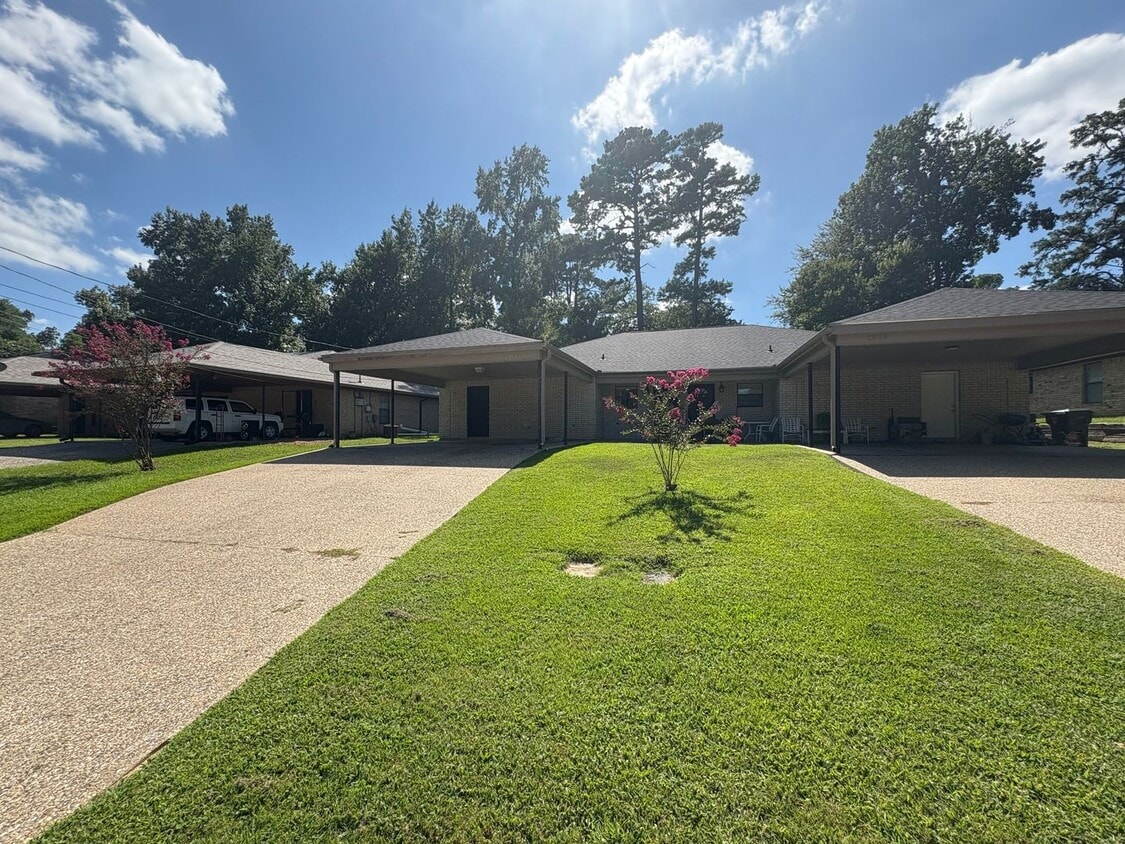 Primary Photo - 2531-2533 Westminster Dr