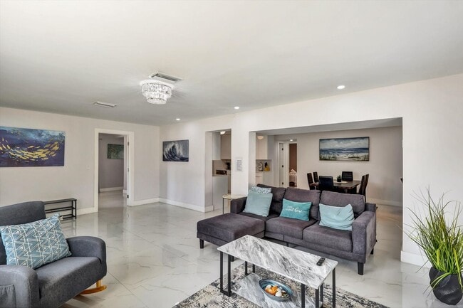 Single Family Home in Non HOA East Boca Raton - Single Family Home in Non HOA East Boca Raton