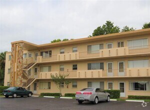 Building Photo - 4480 Ironwood Cir