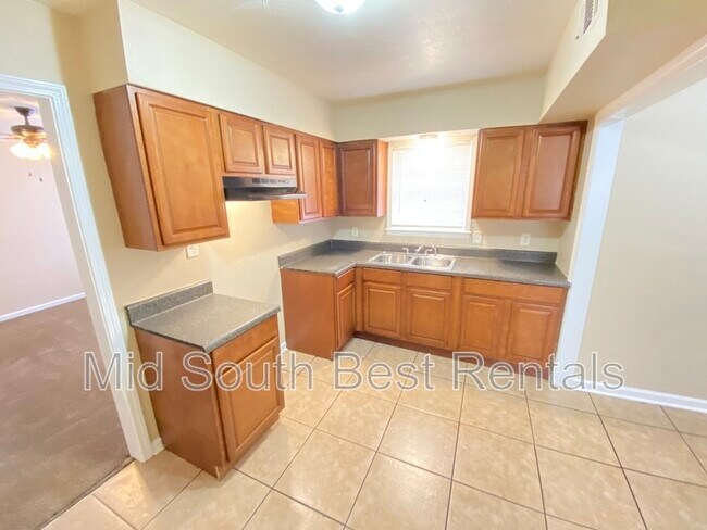 Foto del edificio - 3701 Crosswood Cove
