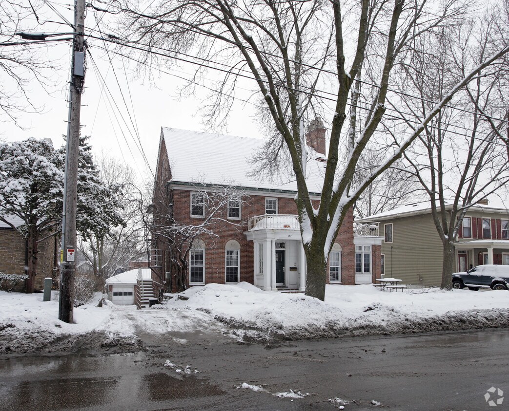 Building Photo - 637 E Gorham St
