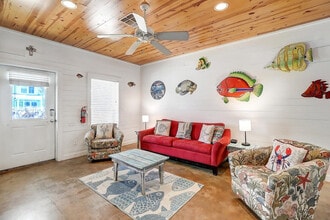 Building Photo - 2120 Eleventh Street-SI ID1023198P