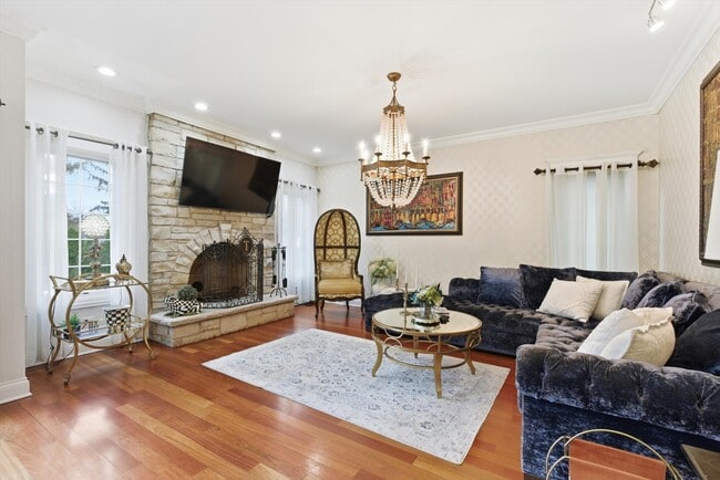 Building Photo - 395 Scott St