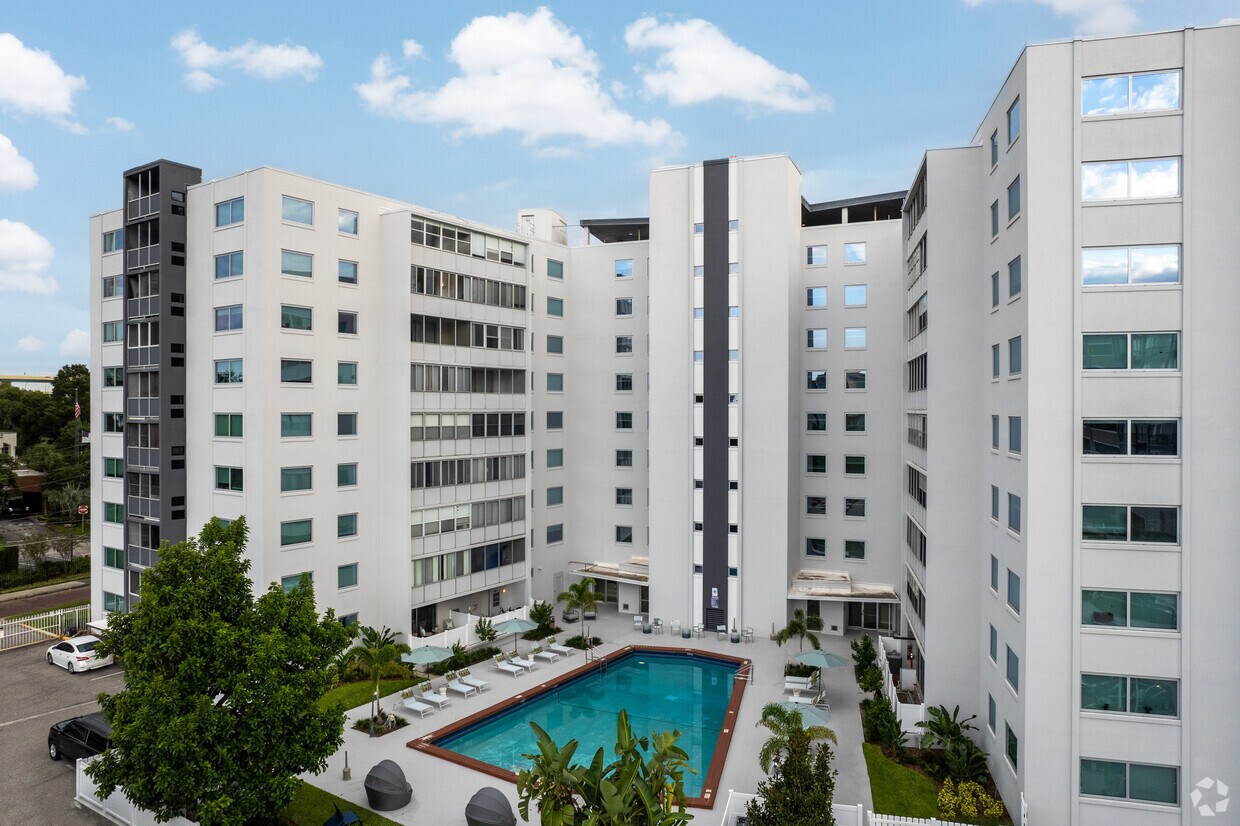 Lake Lucerne Towers Apartments 20 W Lucerne Cir Orlando, FL