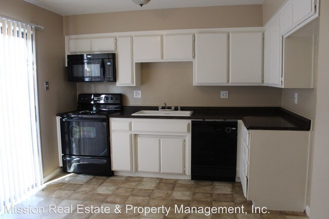 Building Photo - 449 W China Grade Loop