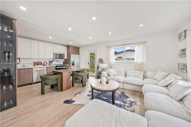 Foto del edificio - 1320 NE 210th Terrace