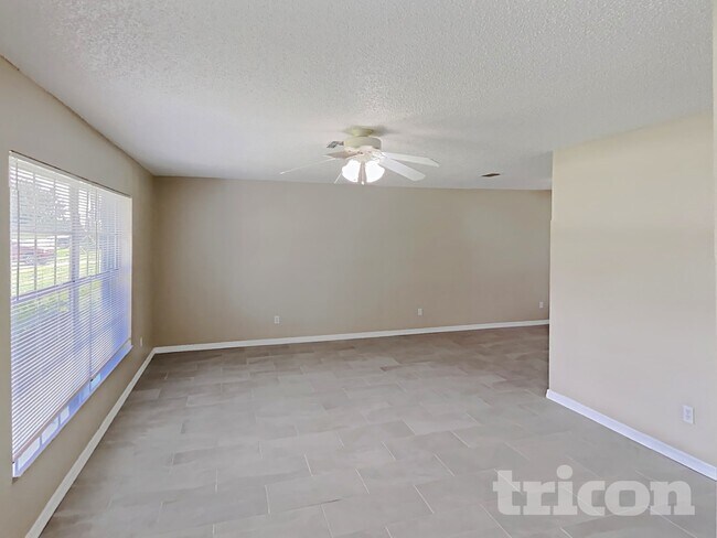 Foto del edificio - 9350 Mallard St