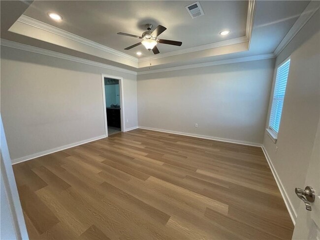 Building Photo - 416 Emerald Woods
