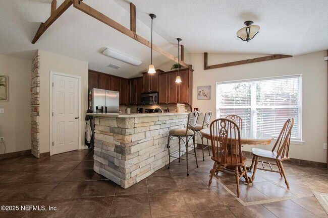 Foto del edificio - 13544 Crashaw Rd