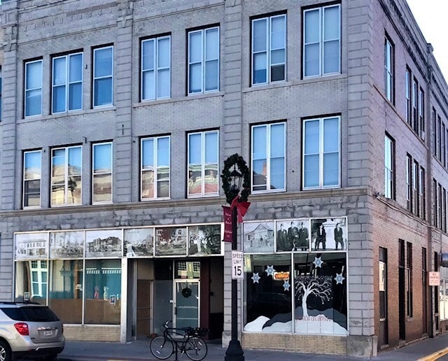 15 East Main Street, Platteville - 15 E Main St