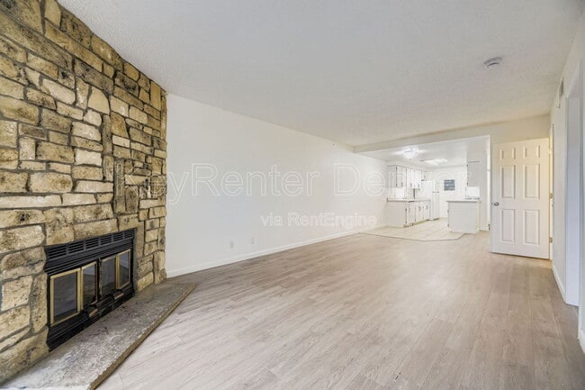 Foto del edificio - 2929 W Floyd Ave