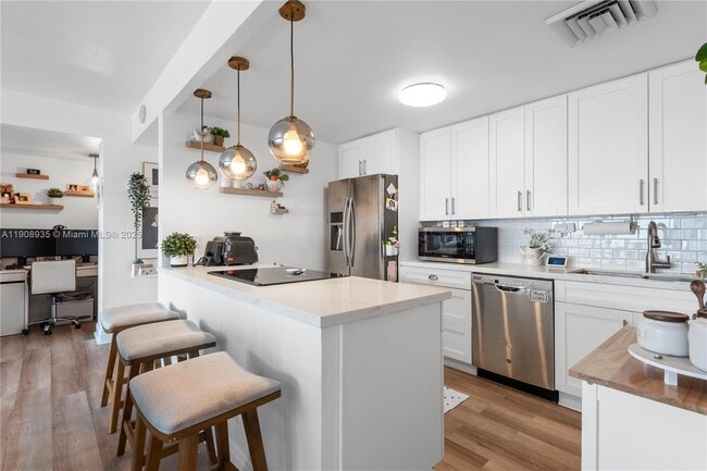 Foto del edificio - 2451 Brickell Ave