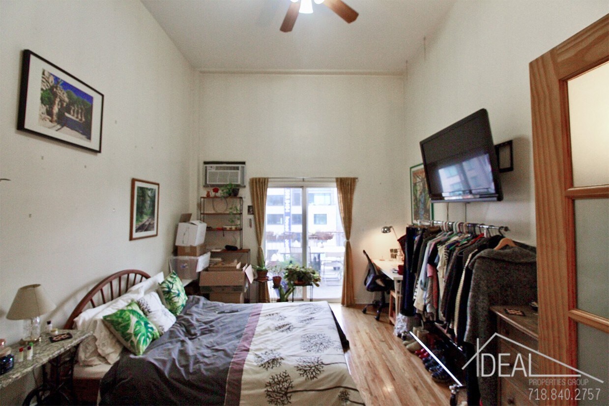 Foto principal - 128 Metropolitan Ave