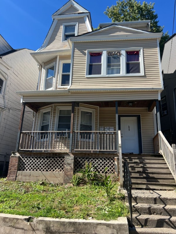 Building Photo - 875 S 14th St