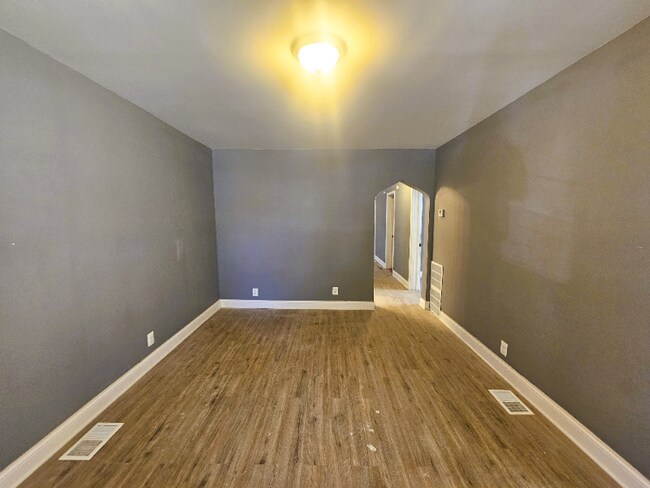 Foto del edificio - 8520 S Exchange Ave