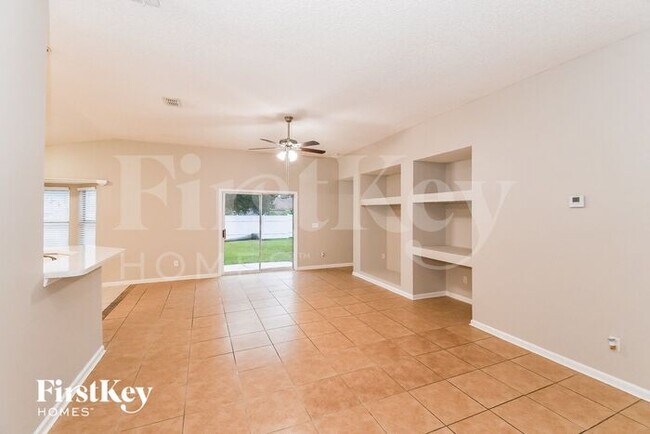 Foto del edificio - 12262 Gehrig Dr