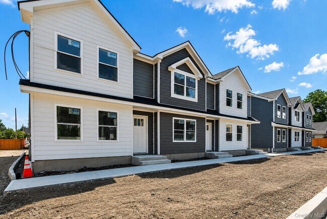 Building Photo - 64 Manor Pl