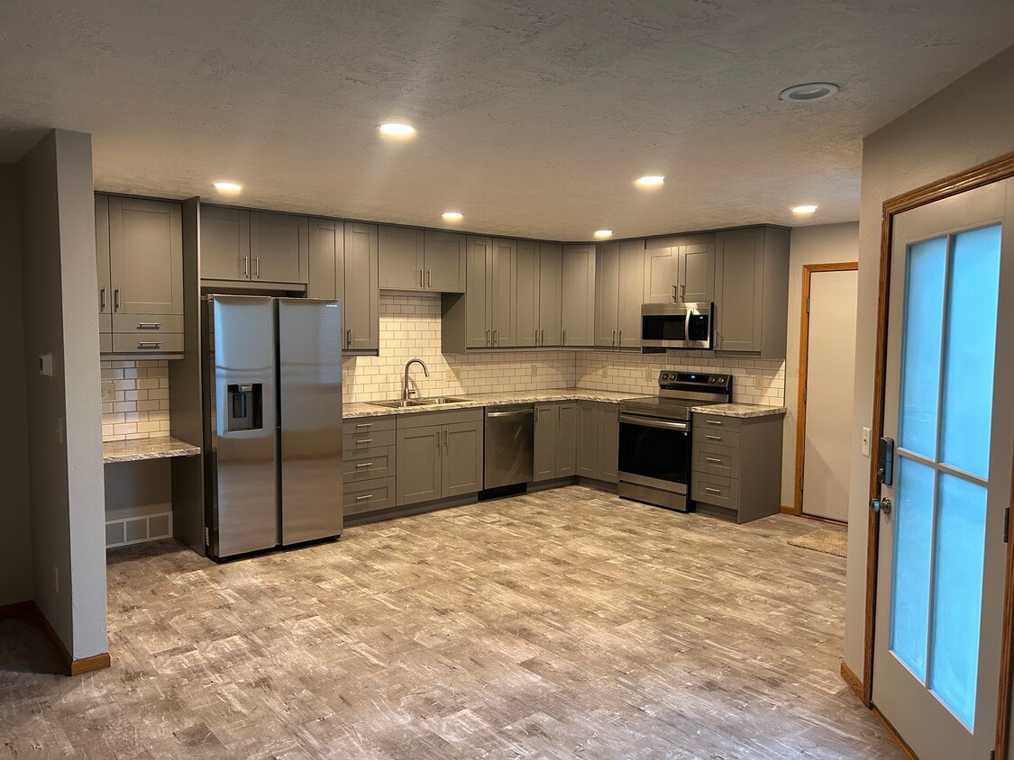 Foto principal - 2109 S Holt Ave