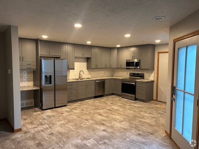Building Photo - 2109 S Holt Ave