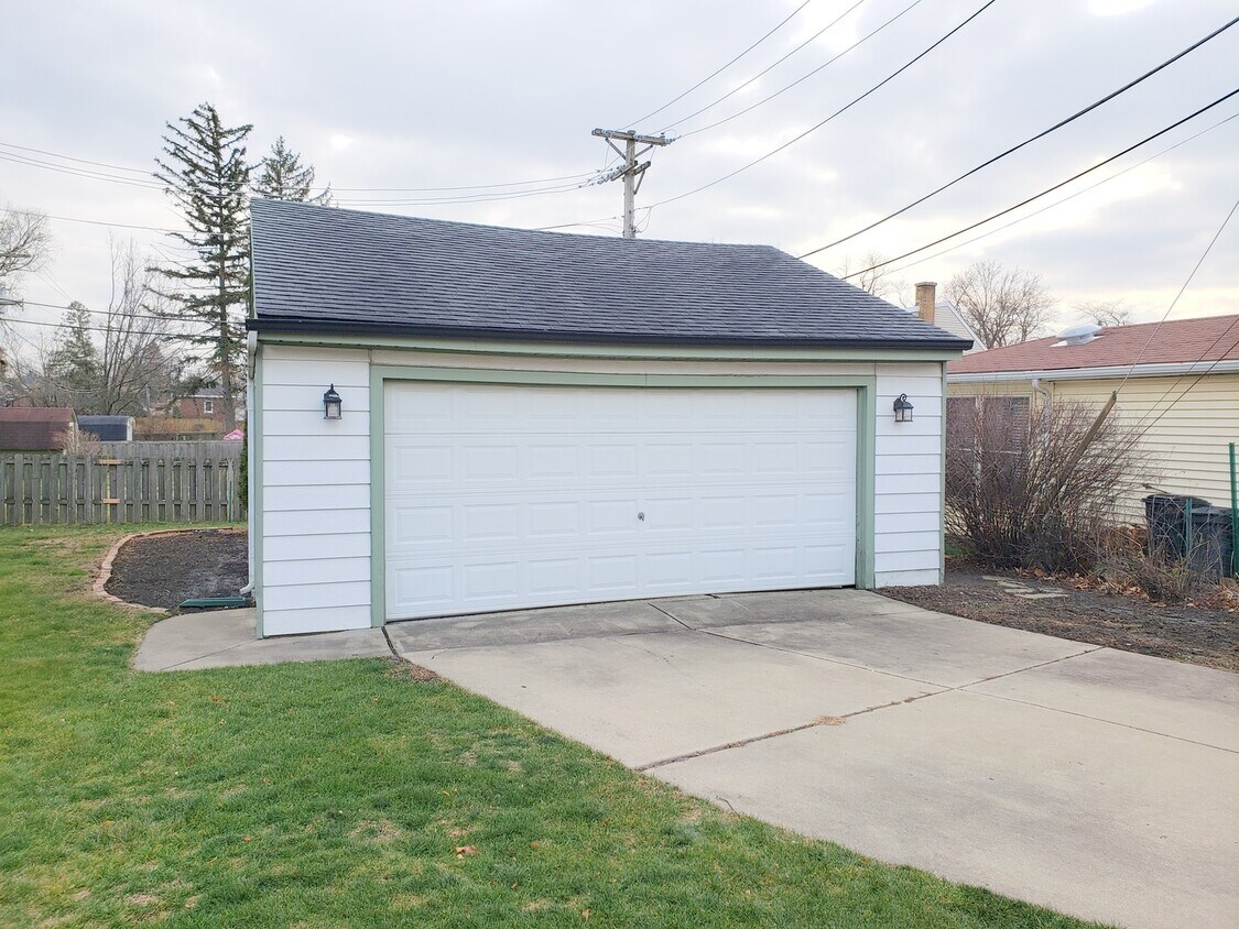 Primary Photo - 372 W Fremont Ave