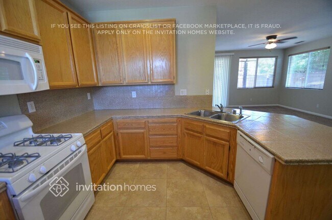 Building Photo - 573 Davenport Way