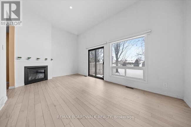 Building Photo - 2 Bertona St