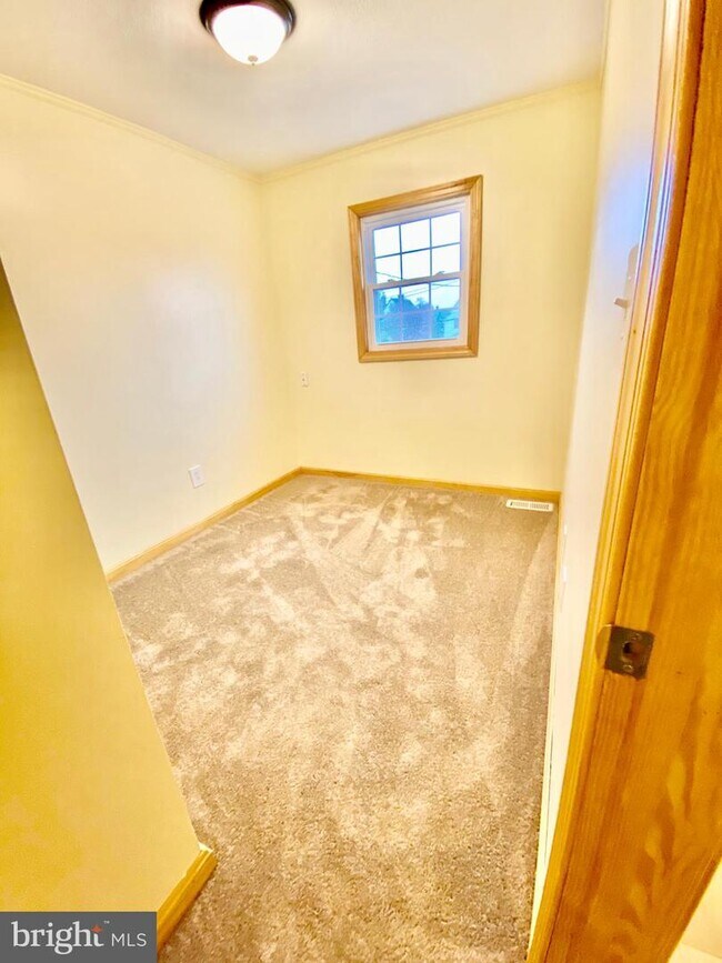 Building Photo - 6558 Parnell Ave