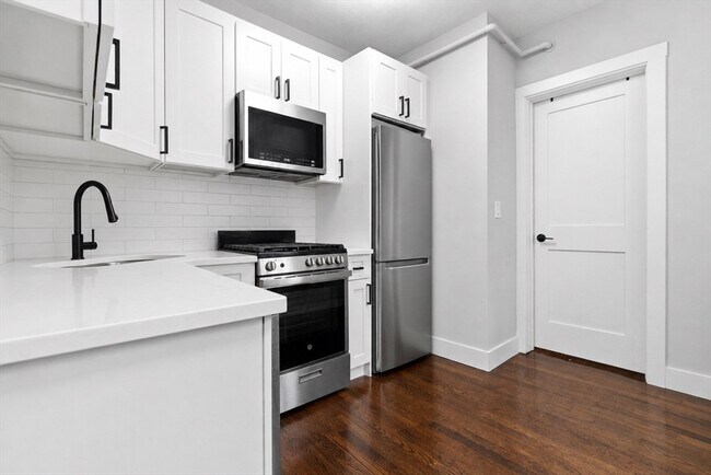 Foto del edificio - 168 Endicott St