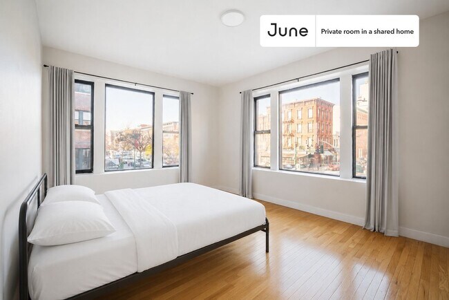 Building Photo - Room in Shared 4 bed/1 bath home in Central Harlem