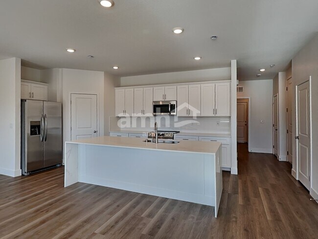 Foto del edificio - 4671 Flaming Ridge Trail