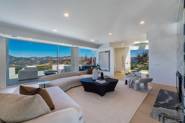 Foto del edificio - 375 Kortum Canyon Rd