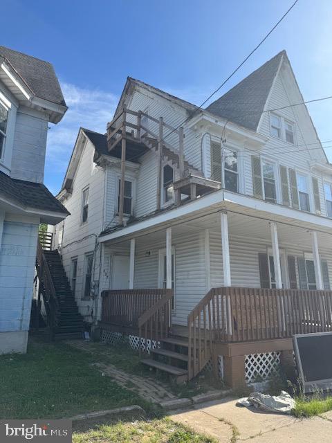 Building Photo - 327 E Pine St.