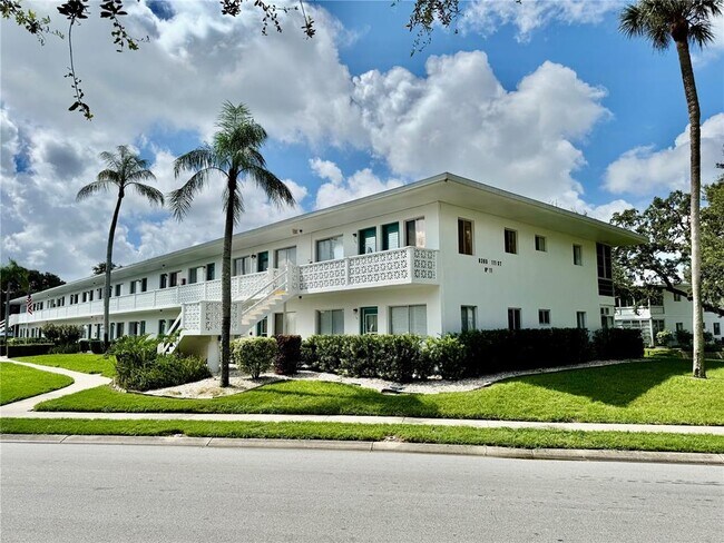 Foto del edificio - 8305 111th St N