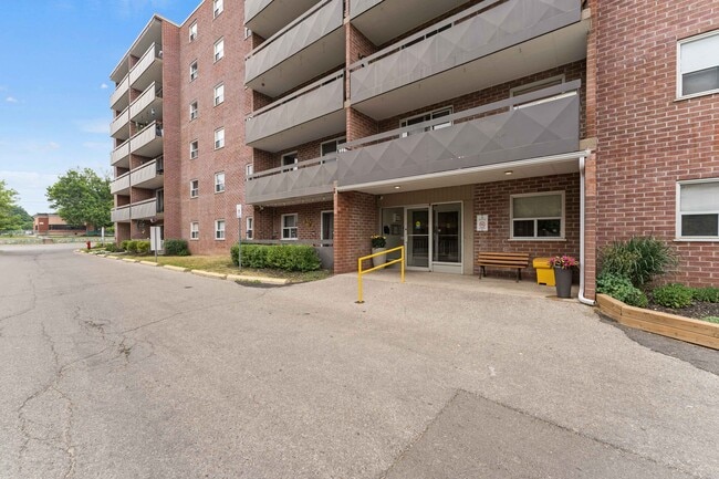 Photo du bâtiment - Parkview Heights Apartments