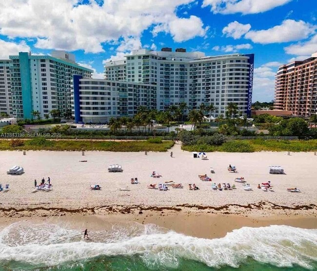 Foto del edificio - 5151 Collins Ave