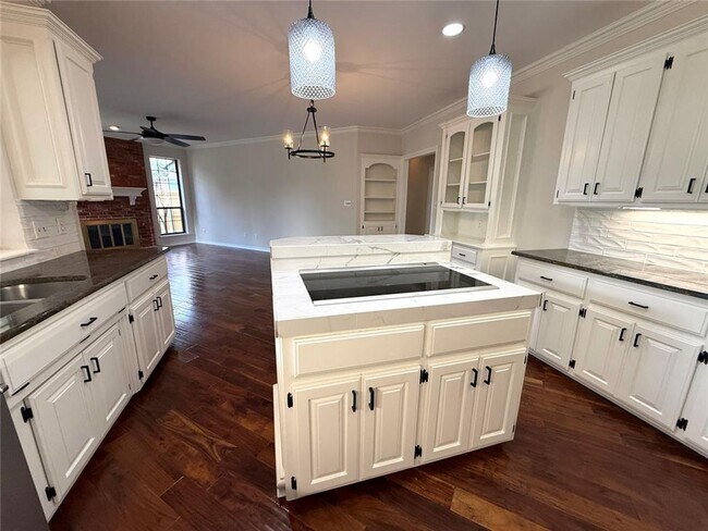 Foto del edificio - Executive Home in Brookhaven