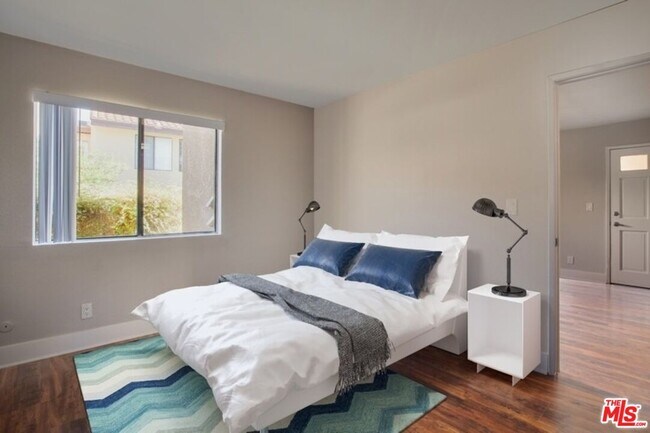 Foto del edificio - 26347 W Thousand Oaks Blvd