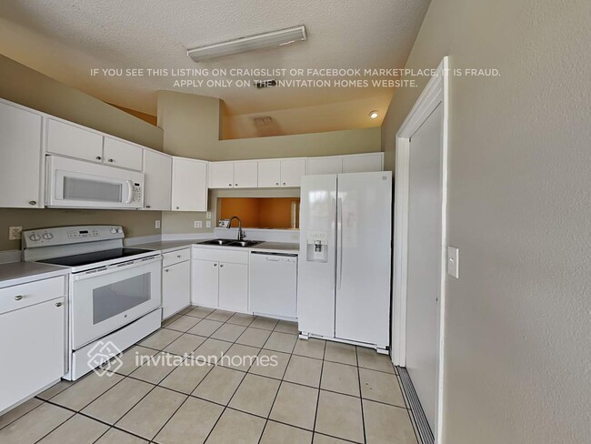 Building Photo - 5555 Starling Loop