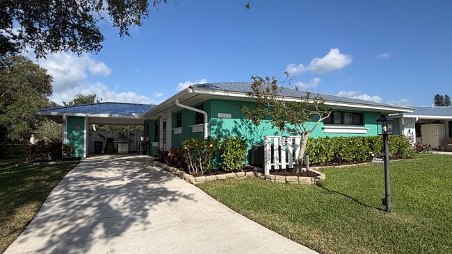Building Photo - 5227 SE Sea Island Way