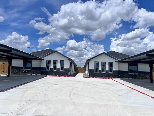Foto del edificio - 709 Palmer Rd