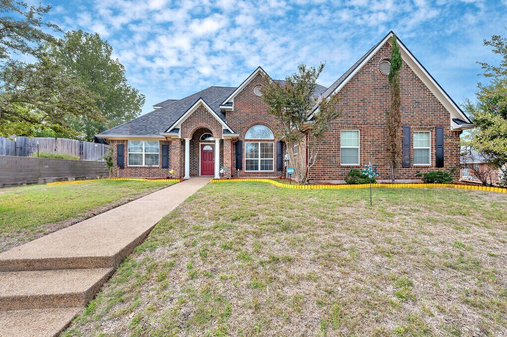 1408 Oak Hollow Dr, Woodway, TX 76712 House Rental in Woodway, TX