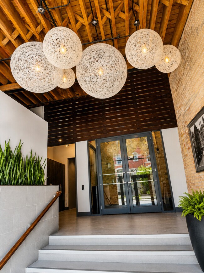 Foto del edificio - 420 W Grand Ave