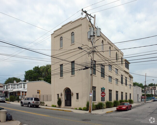 Building Photo - 542 E Hector St
