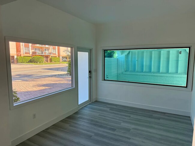 Foto del edificio - 340 NE 125th St