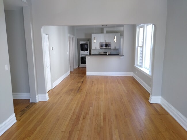 Building Photo - 2936 N Ridgeway Ave
