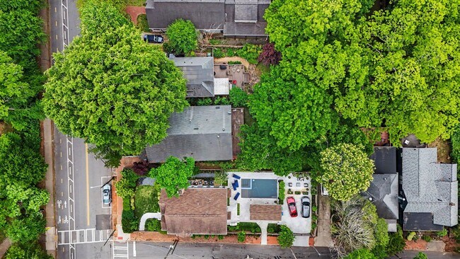 Foto del edificio - 623 Cherokee Ave SE