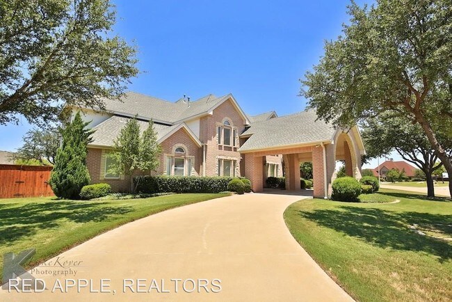 Building Photo - 1210 S Saddle Lakes Dr